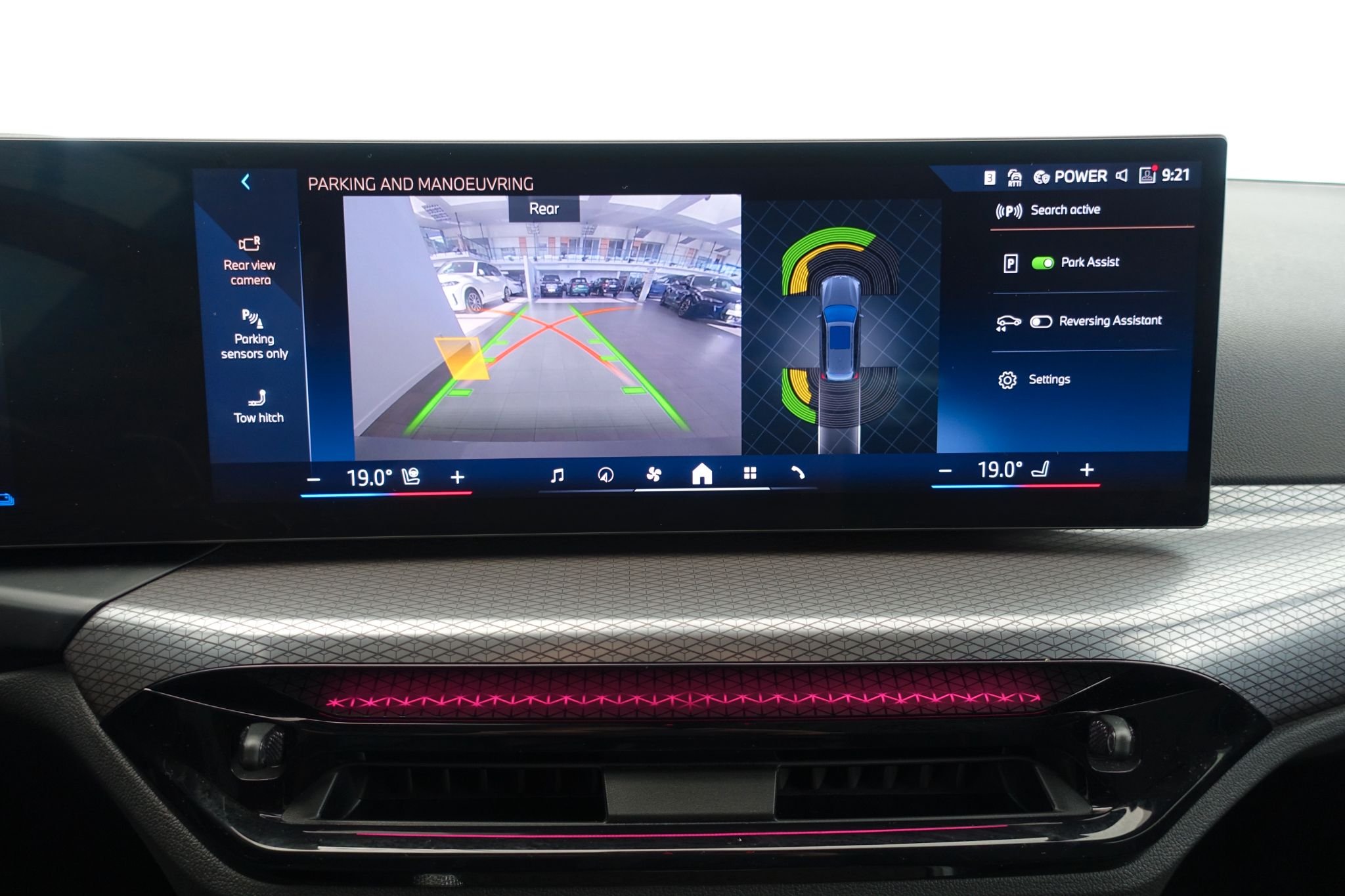 BMW 330e Touring Steptronic, 292hp, 2025