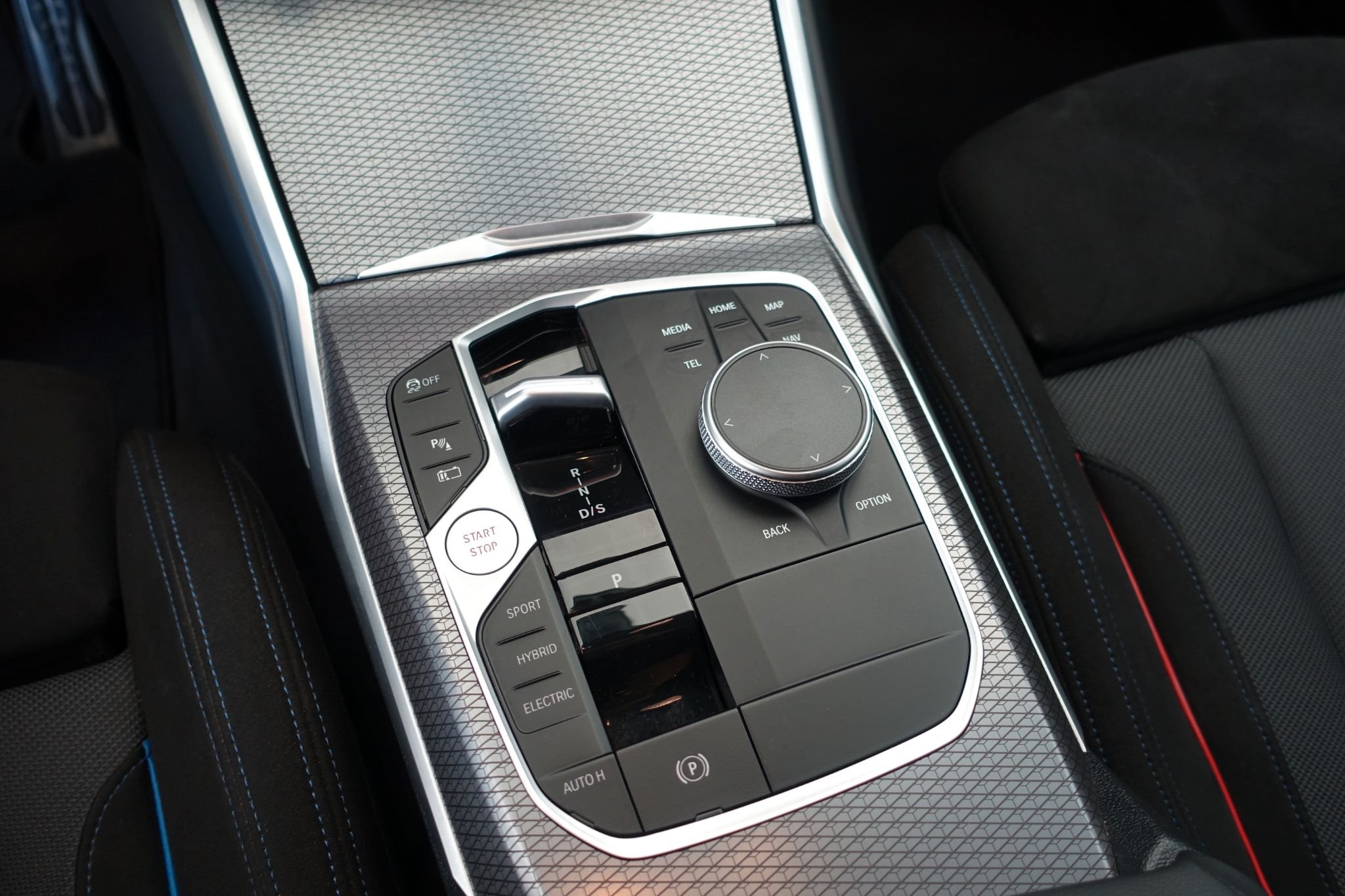 BMW 330e Touring Steptronic, 292hp, 2025