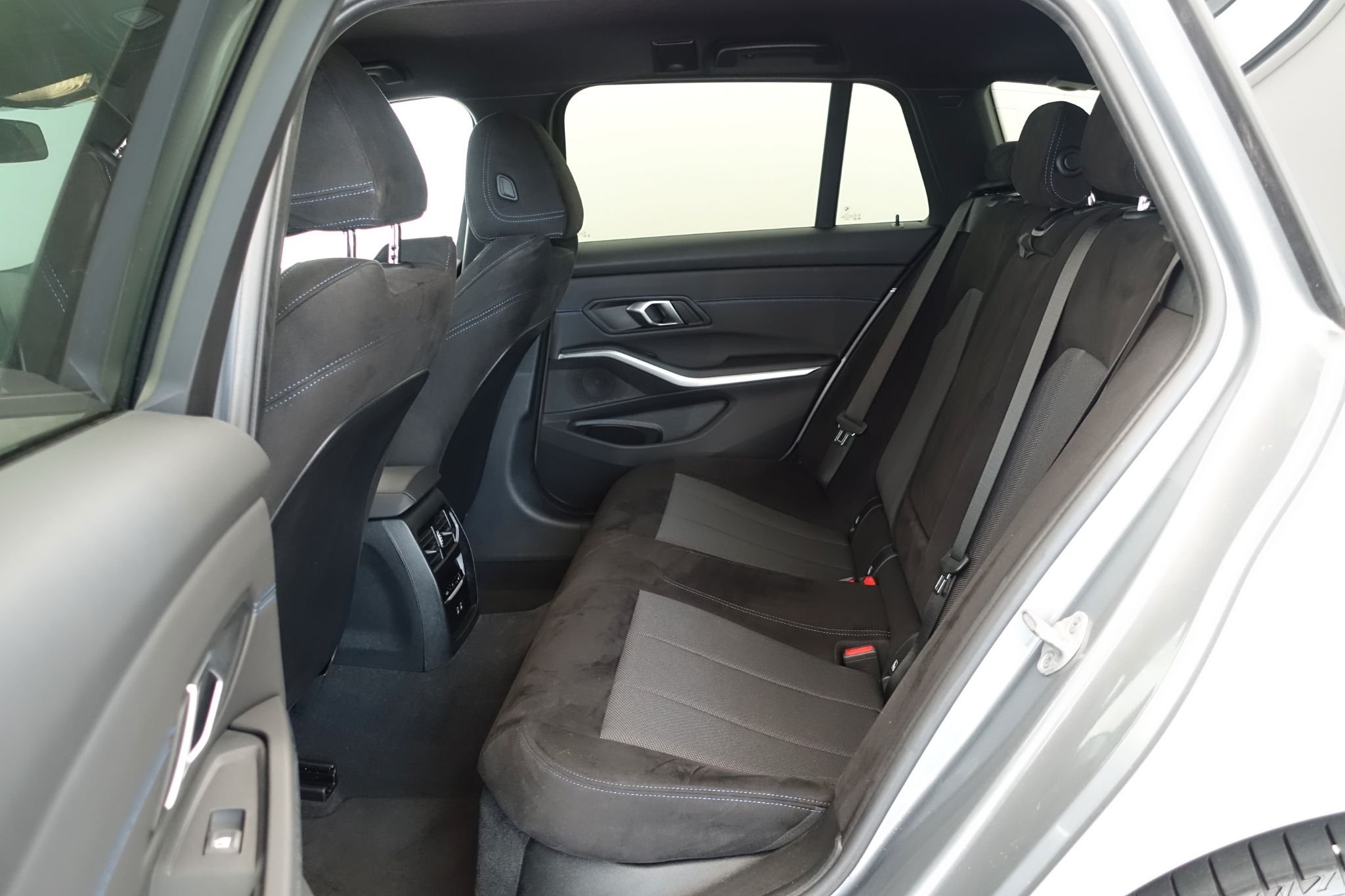 BMW 330e Touring Steptronic, 292hp, 2025