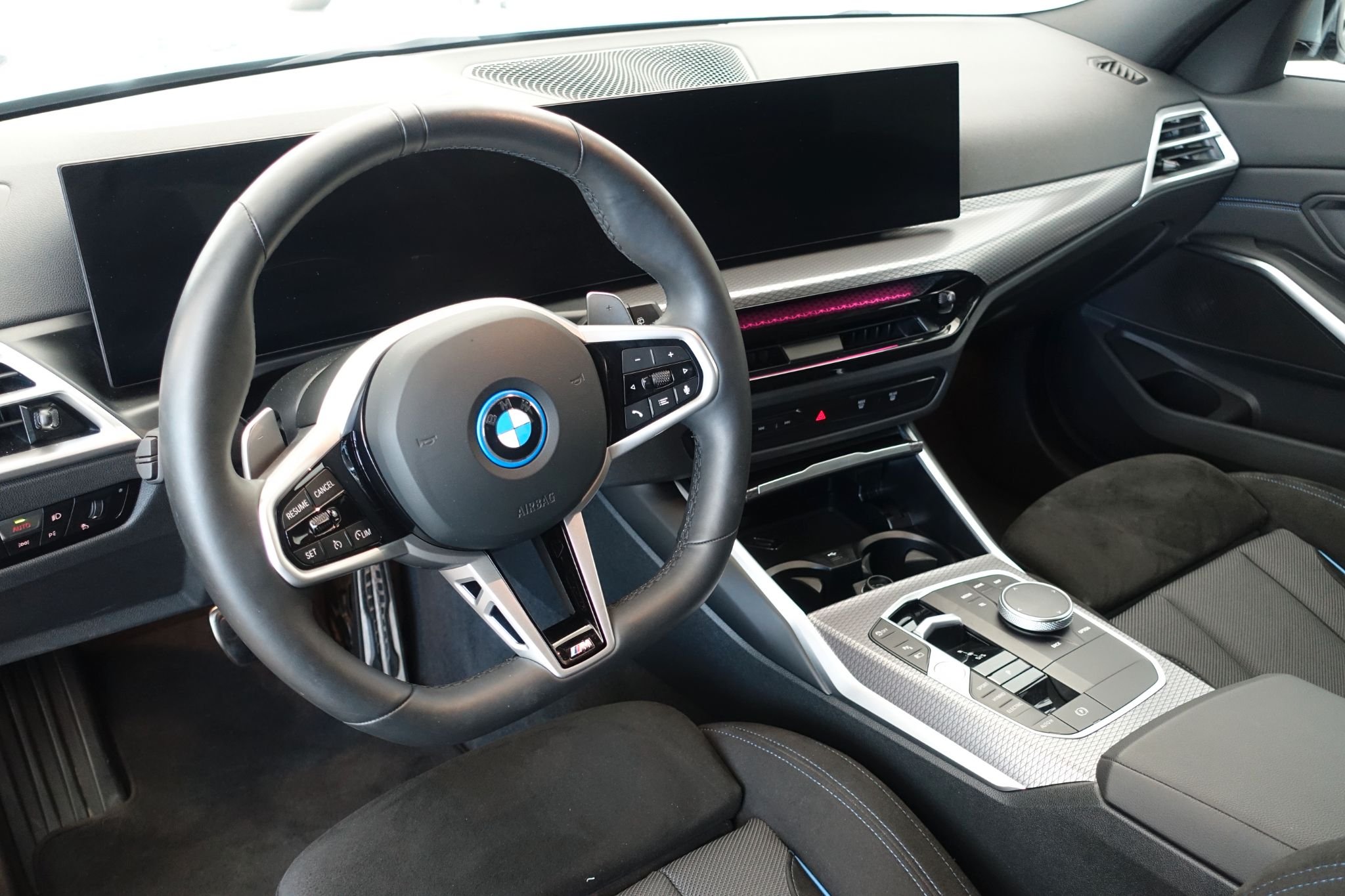 BMW 330e Touring Steptronic, 292hp, 2025