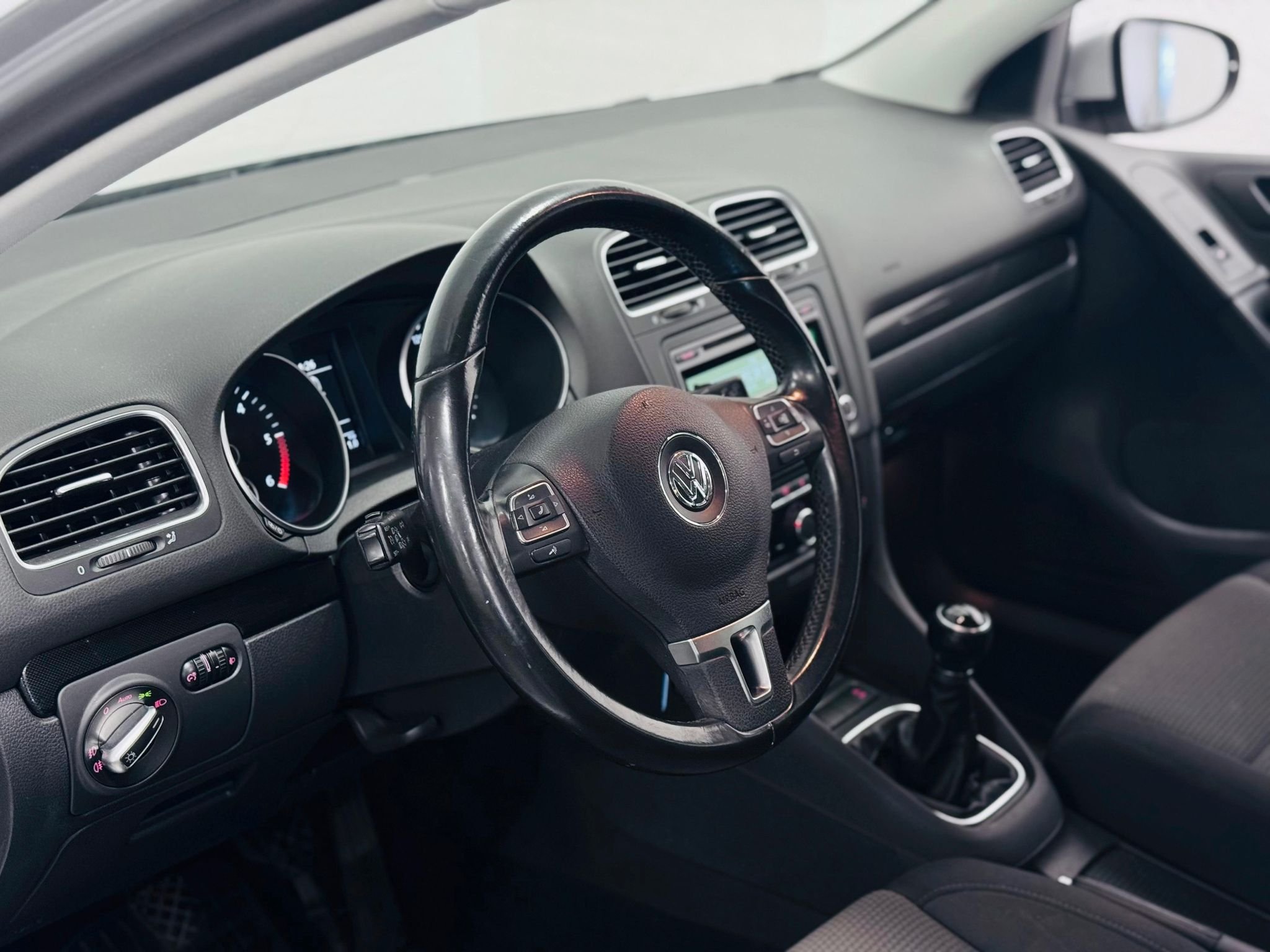 Volkswagen Golf 5-door 1.6 TDI DPF BMT Manual, 105hp, 2013