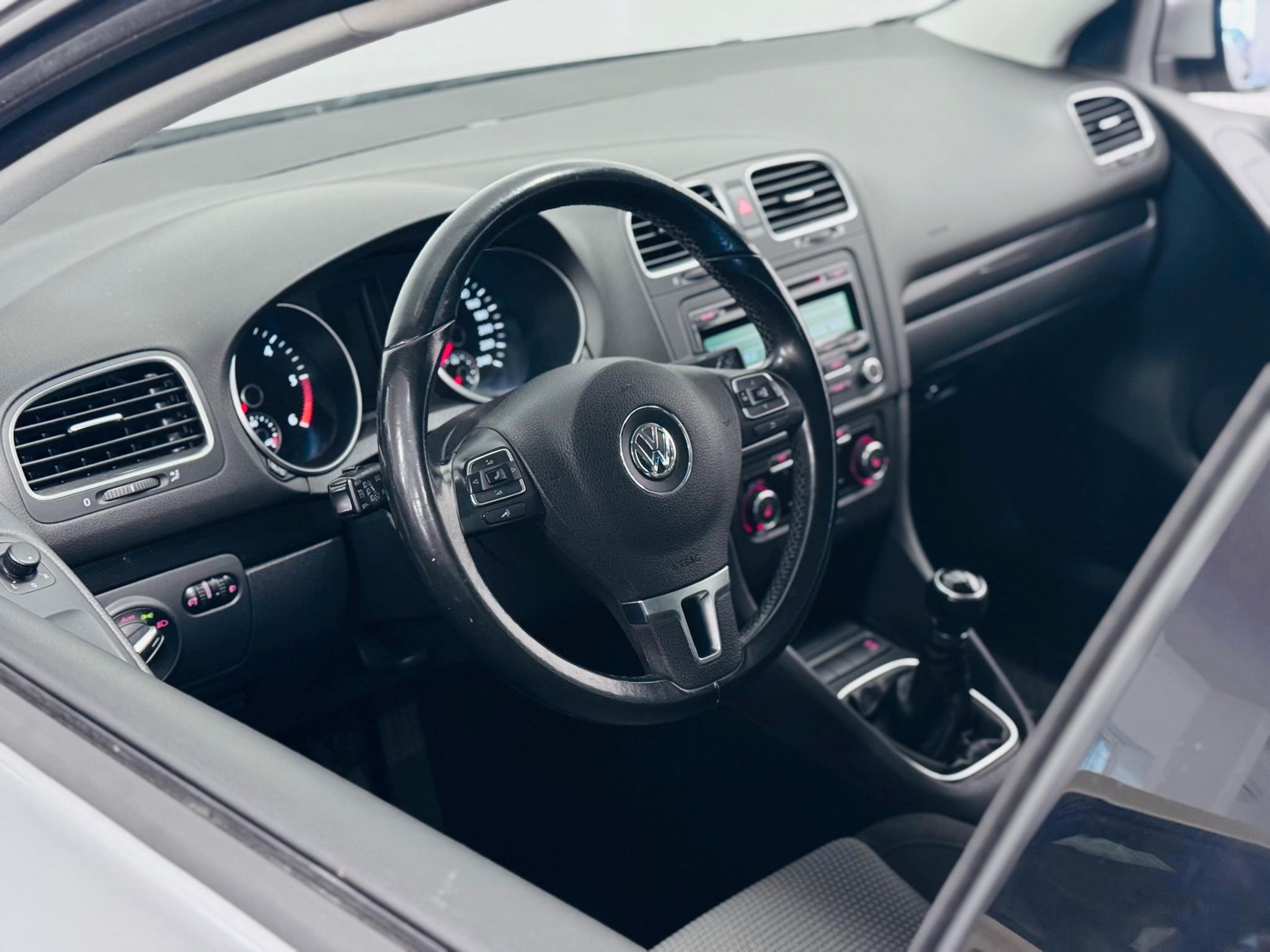 Volkswagen Golf 5-door 1.6 TDI DPF BMT Manual, 105hp, 2013