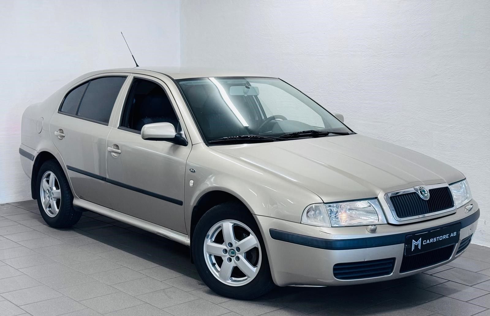 Škoda Octavia Tour 1.6 MPI Automatic, 4-trinn, 102ps, 2004