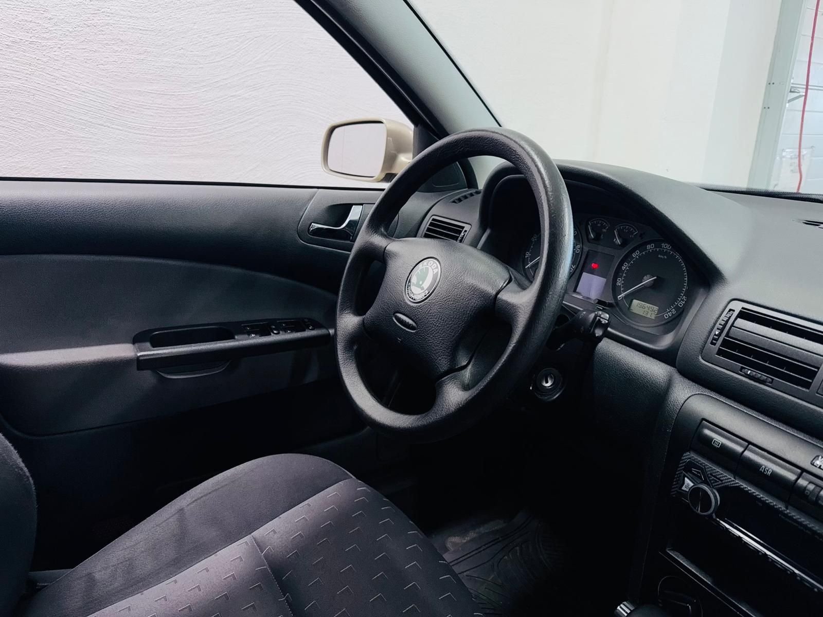 Škoda Octavia Tour 1.6 MPI Automatic, 4-trinn, 102ps, 2004