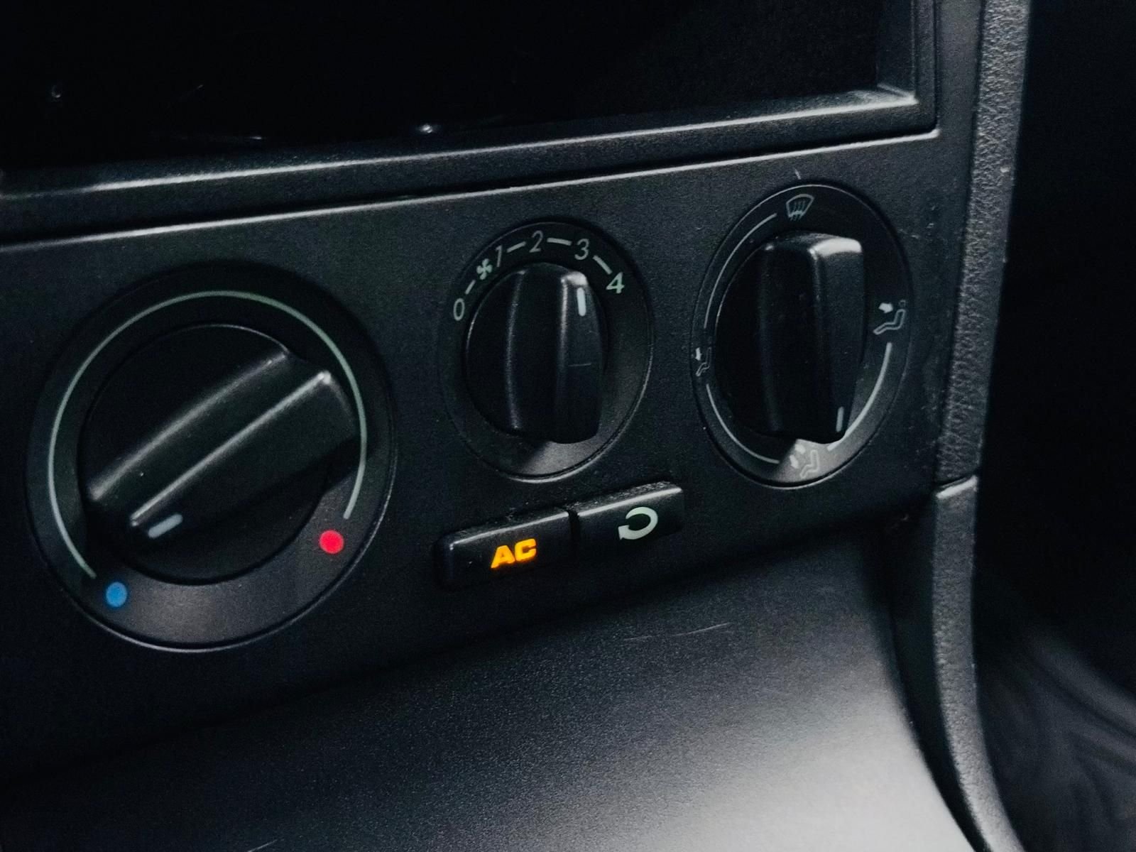 Škoda Octavia Tour 1.6 MPI Automatic, 4-trinn, 102ps, 2004