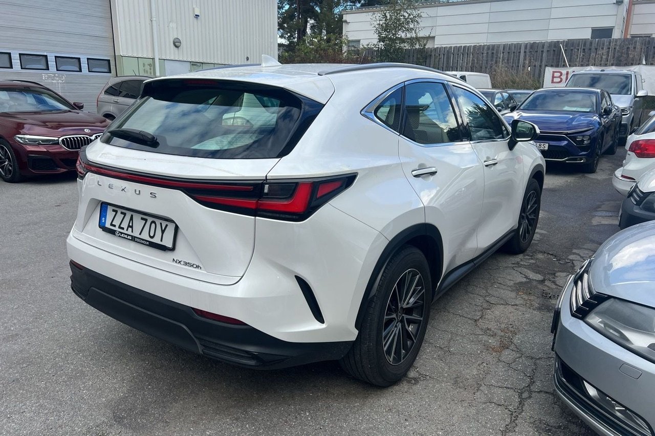 Lexus NX 350h E-CVT, 242hk, 2023