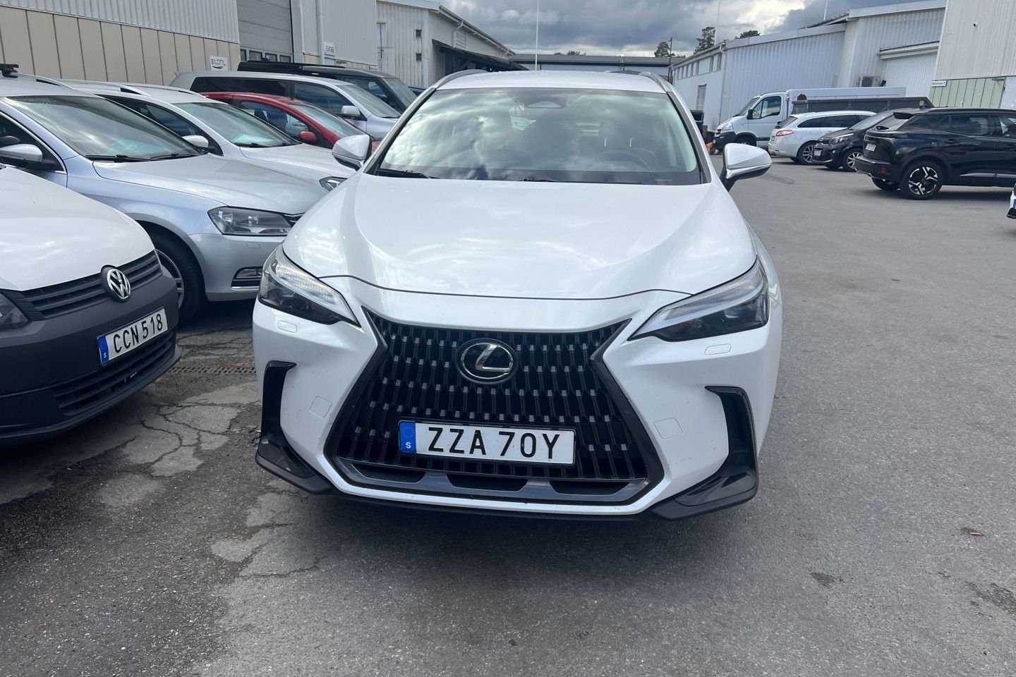 Lexus NX 350h E-CVT, 242hk, 2023