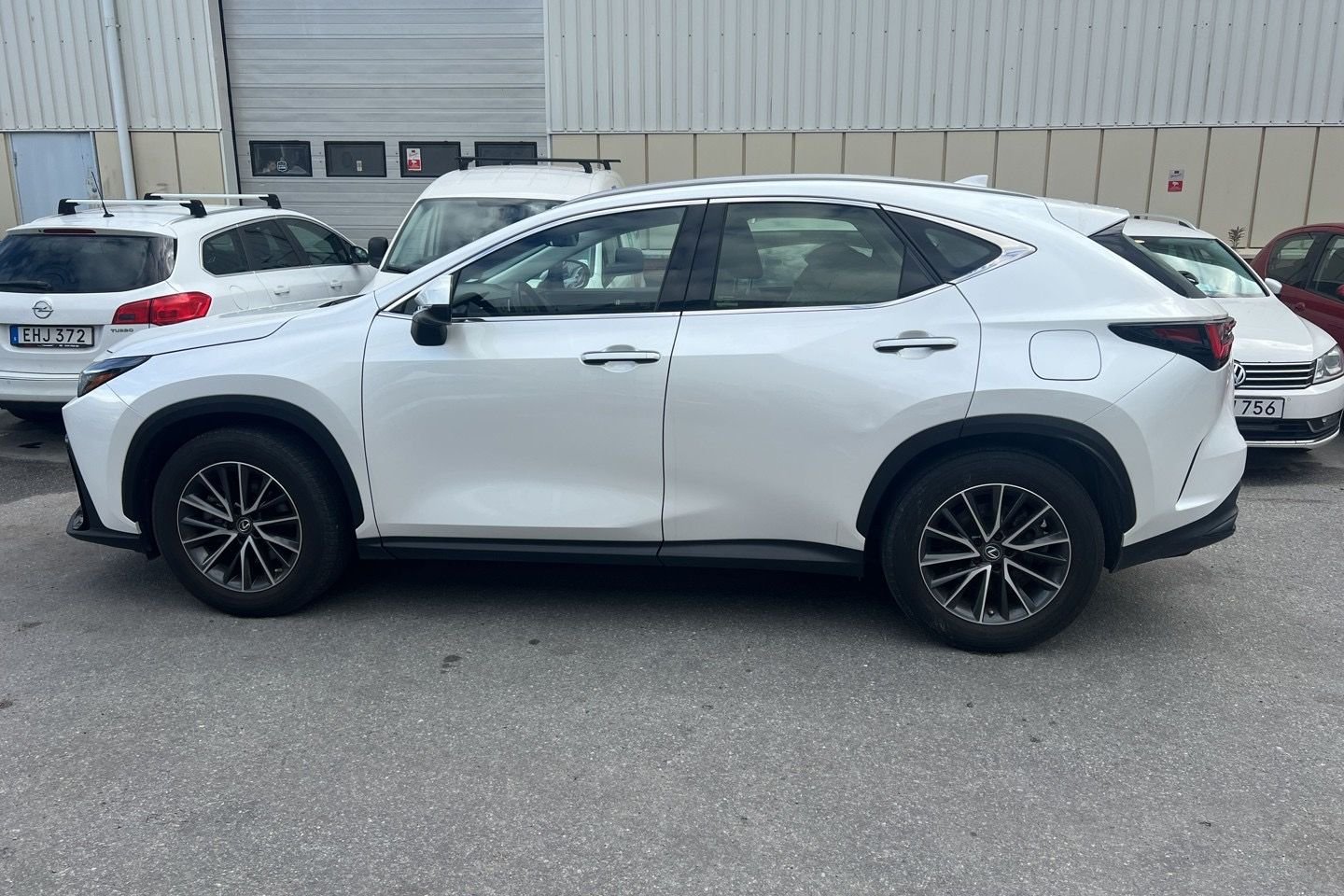 Lexus NX 350h E-CVT, 242hk, 2023