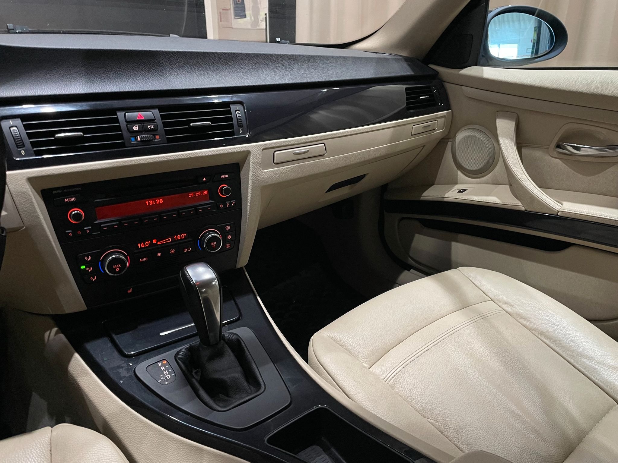 BMW 320i Coupé Automatic, 170hp, 2009