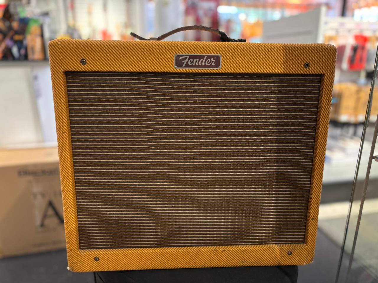 Fender Blues Junior Laquered ...