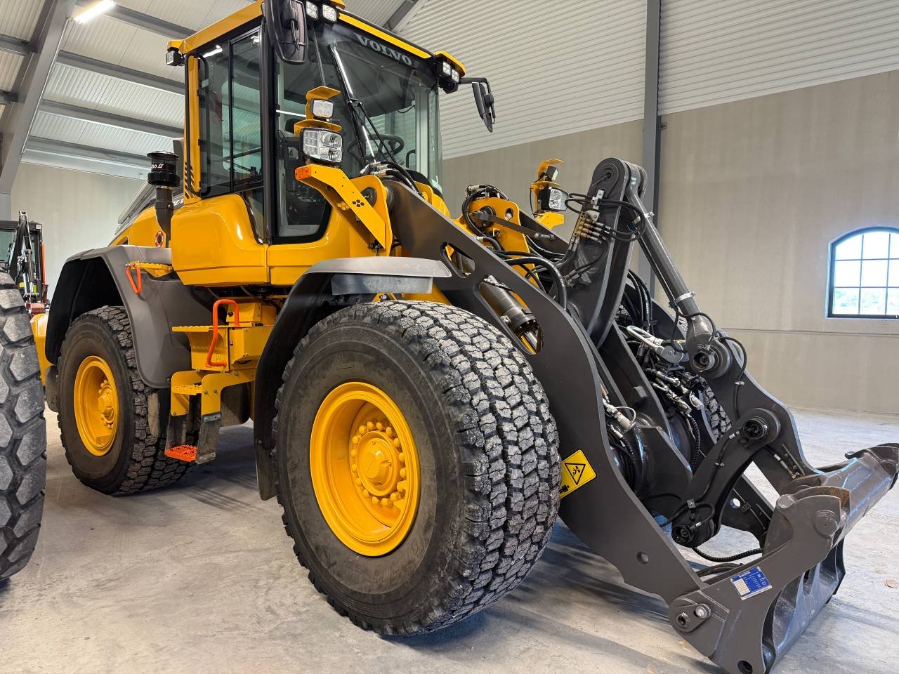 Nästan ny Volvo L70H2 2025