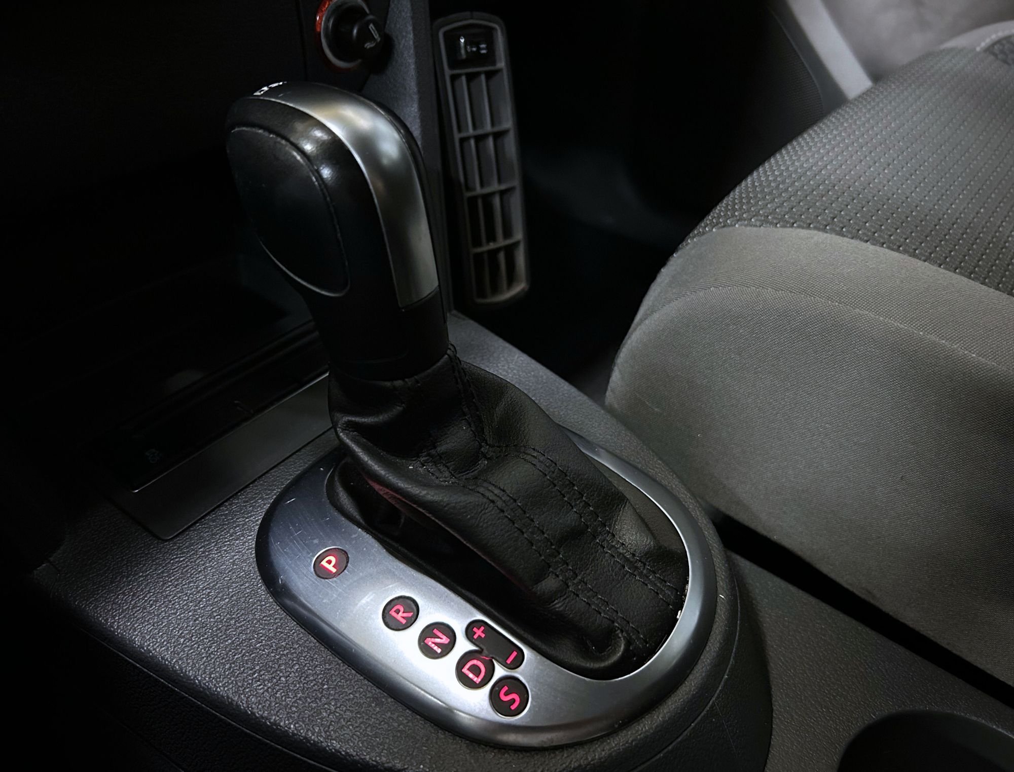 Volkswagen Touran 5-seater 1.4 TGI EcoFuel DSG Sequential, 150hp, 2012