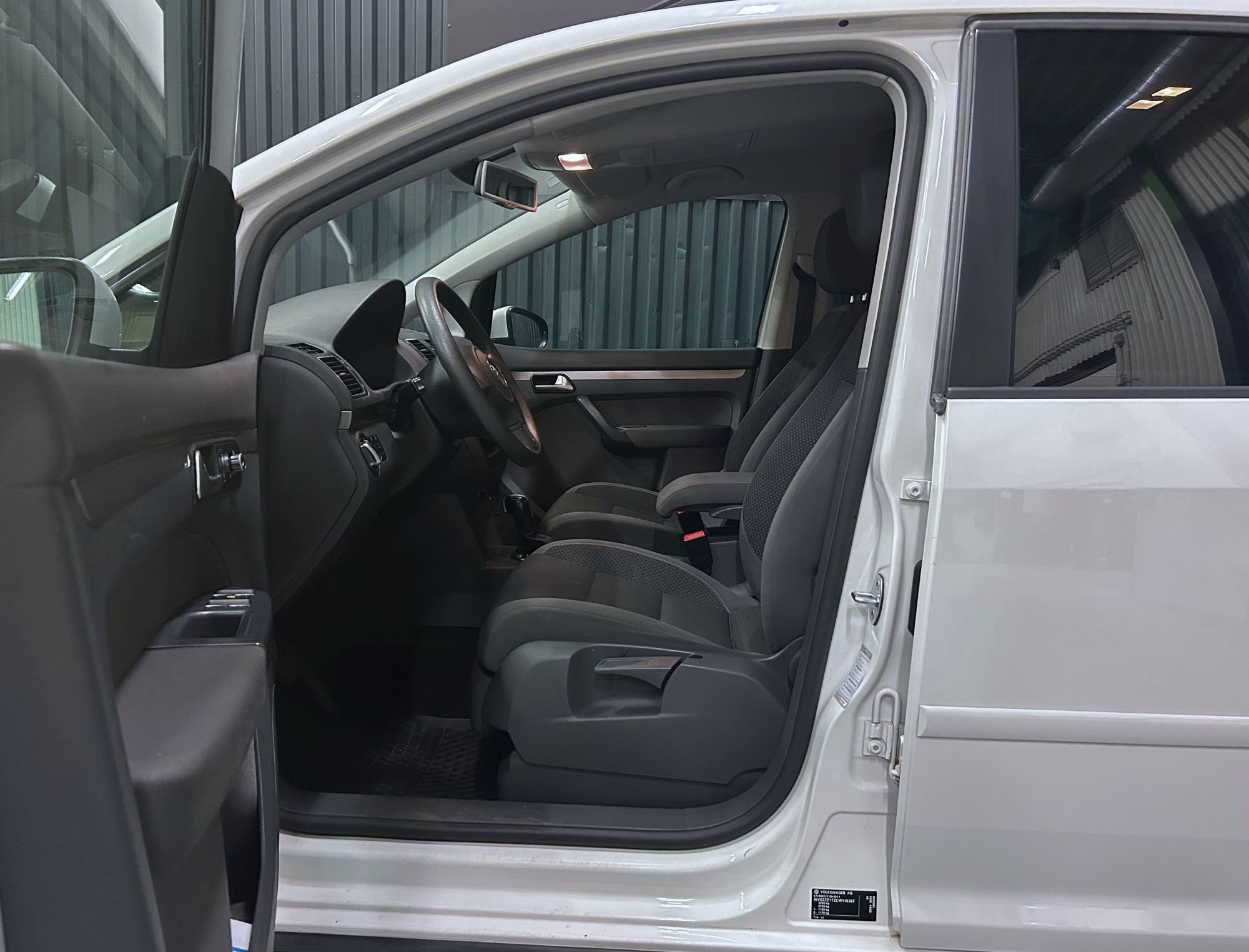 Volkswagen Touran 5-seater 1.4 TGI EcoFuel DSG Sequential, 150hp, 2012