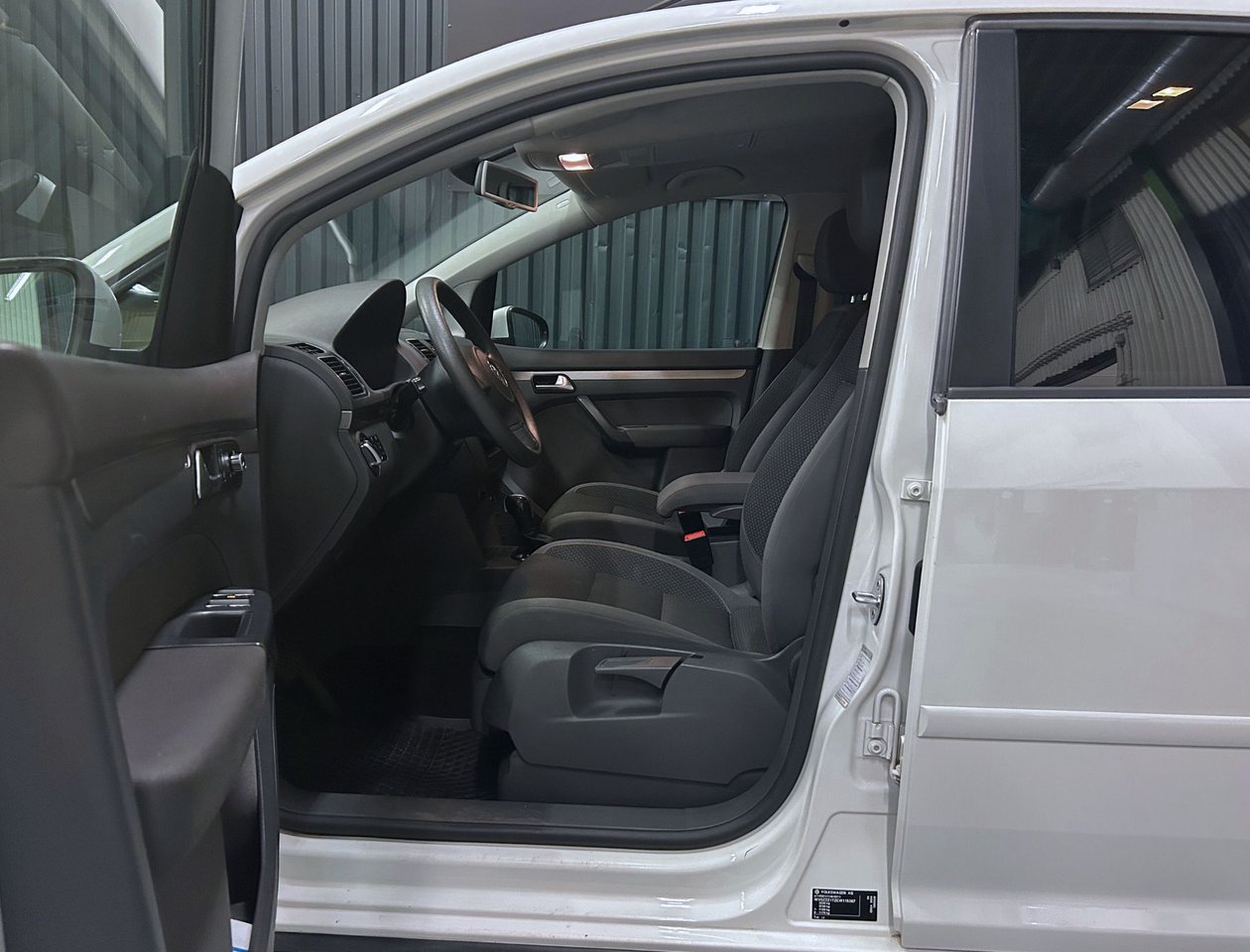 Volkswagen Touran 5-seater 1.4 TGI EcoFuel DSG Sequential, 150hp, 2012