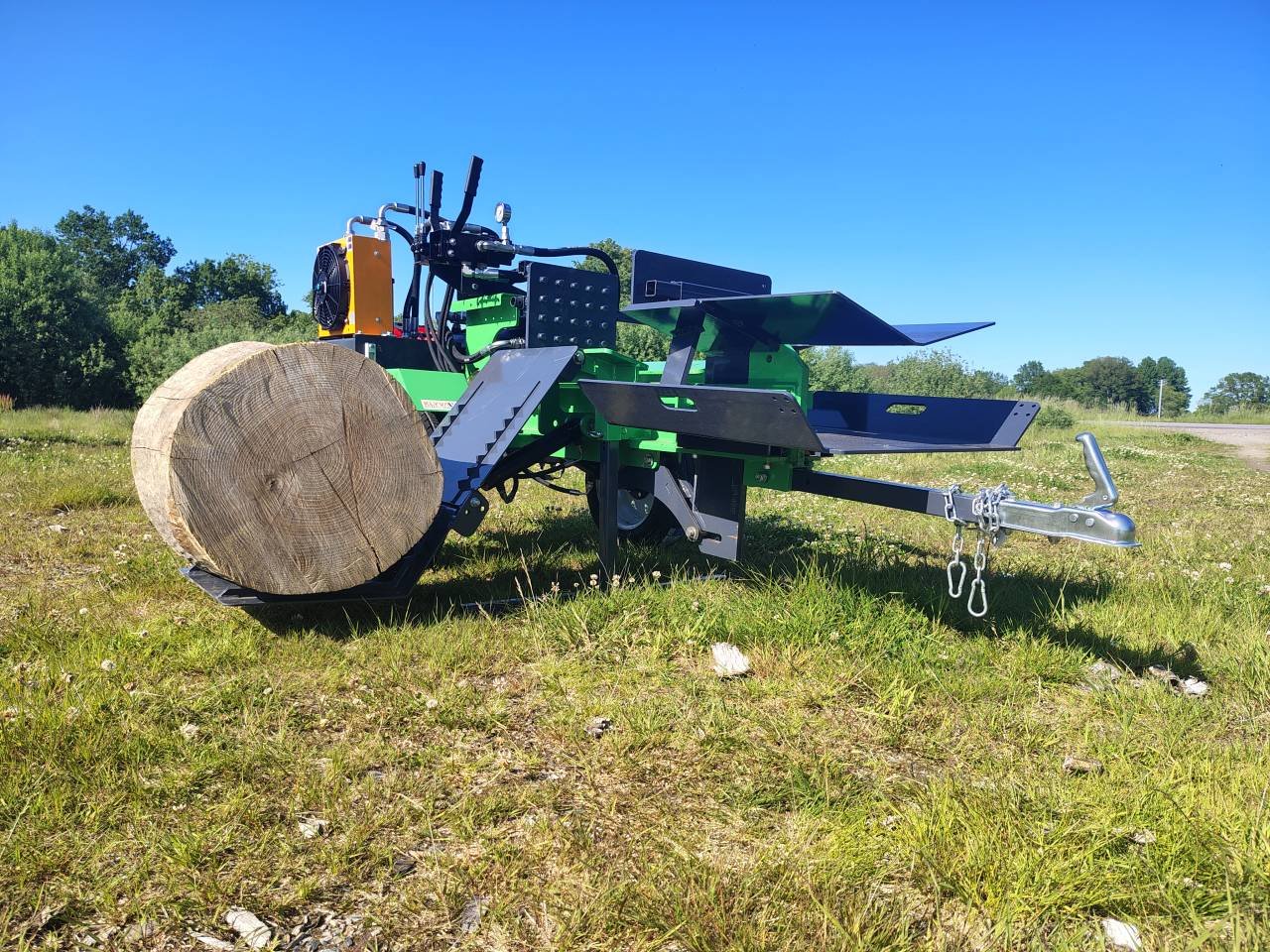 Bison vedklyv på 37ton-Kraftf...