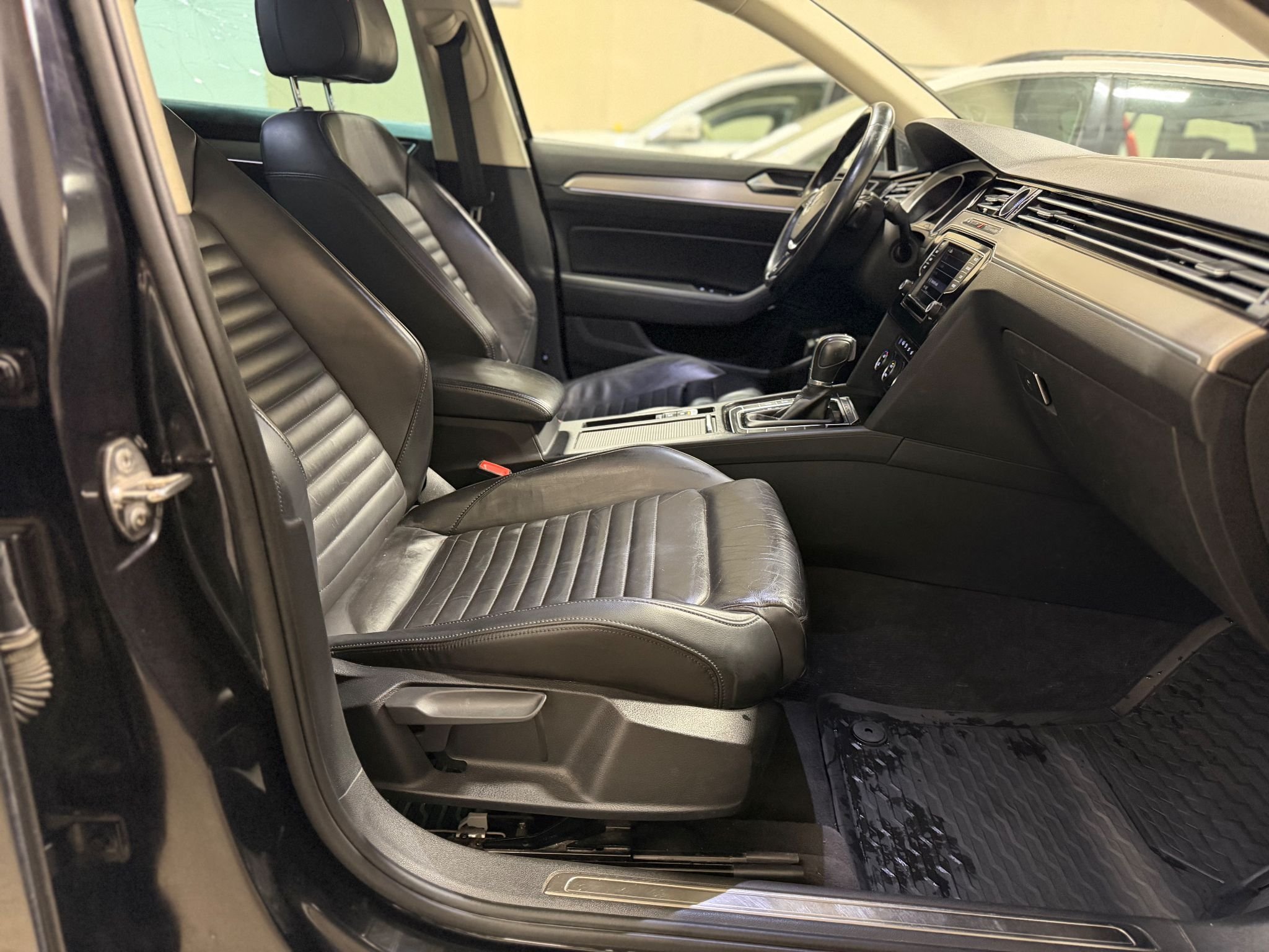 Volkswagen Passat Variant 2.0 TDI DPF SCR BMT 4Motion DSG Sequential, 190hp, 2016