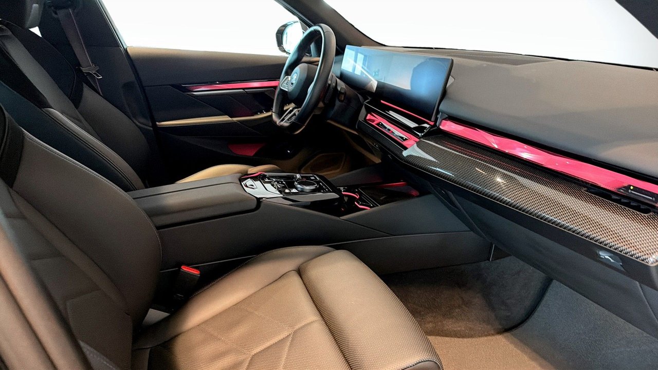 BMW 550e xDrive Sedan Steptronic, 8-trinn, 490ps, 2024