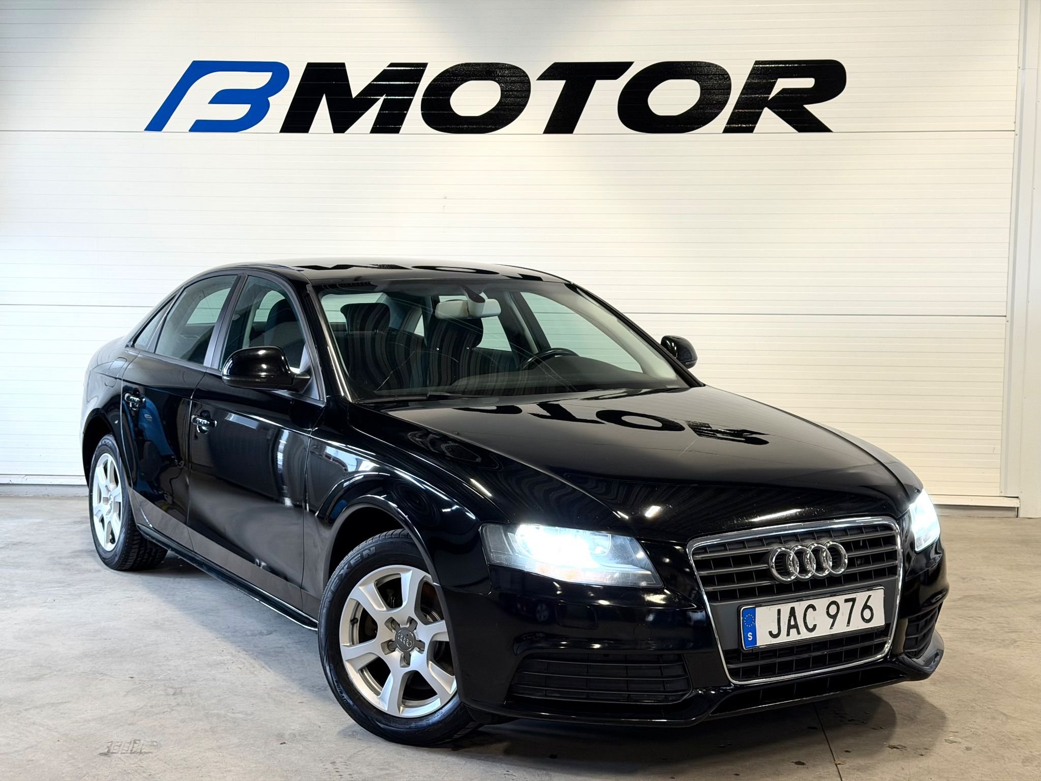 Audi A4 Sedan 2.0 TDI DPF Manual, 143hp, 2009