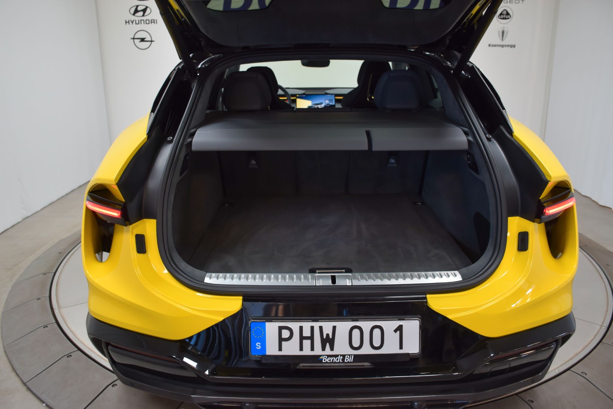 Lotus Eletre S, 612hk, 2023