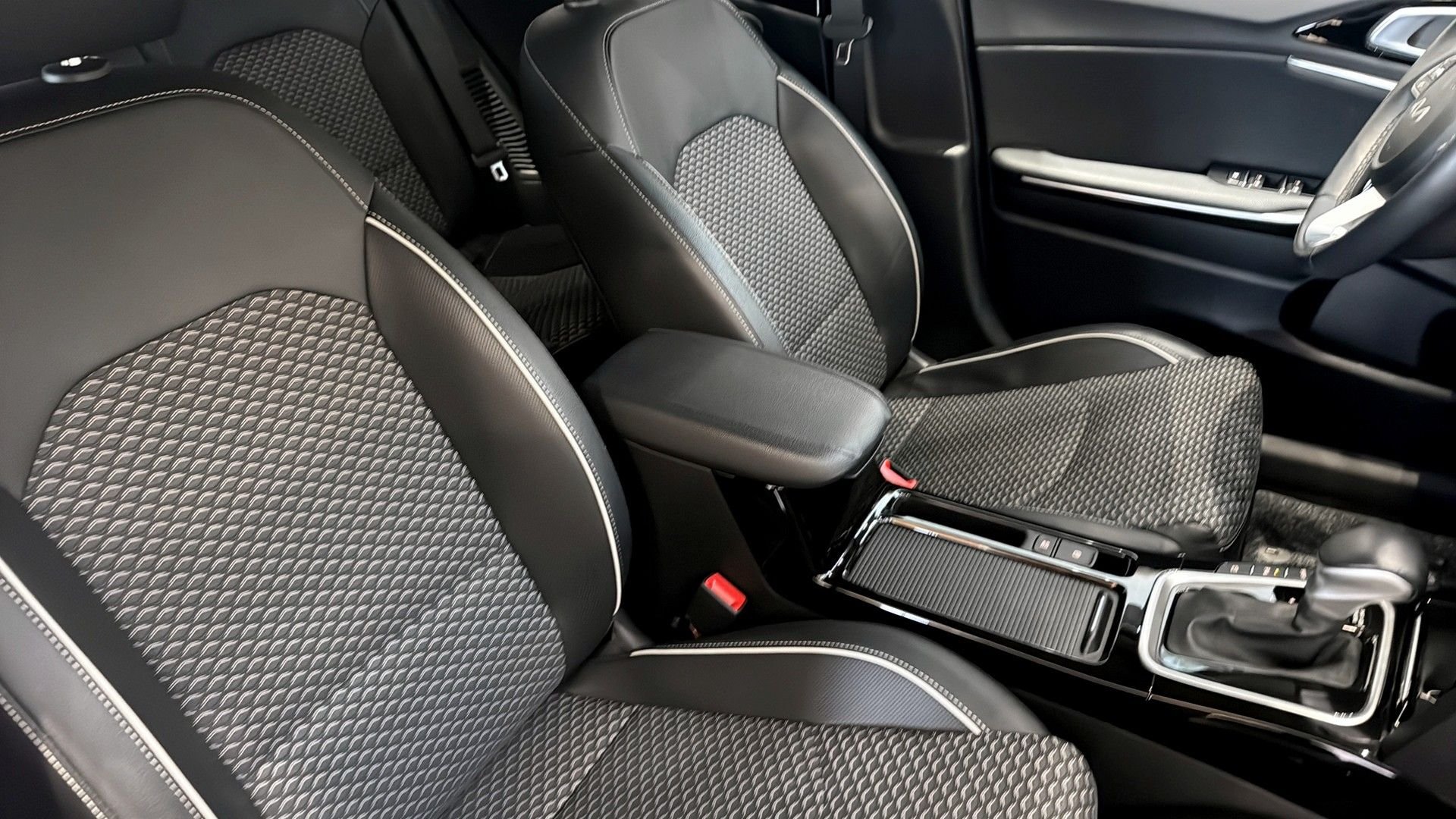 Kia XCeed Plug-in Hybrid DCT, 141hk, 2023