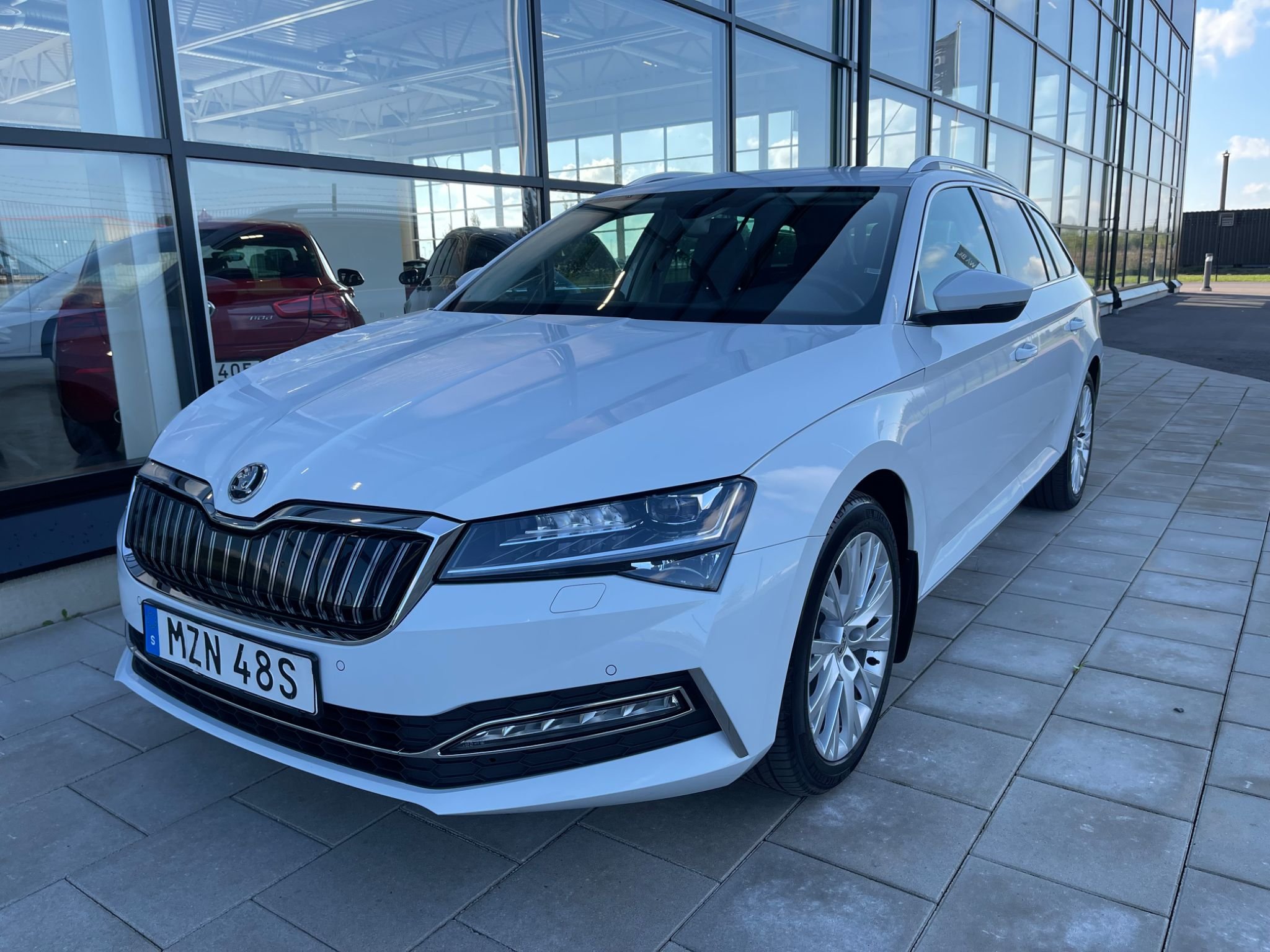 Škoda Superb iV Combi 1.4 TSI iV DSG Sequential, 218hp, 2023