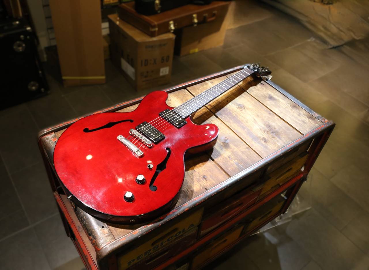 Begagnad Gibson ES-335 Studio...