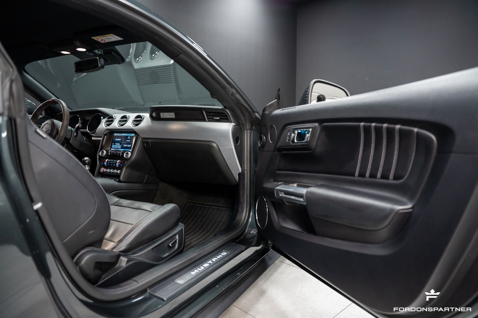 Ford Mustang GT Manual, 421hp, 2016