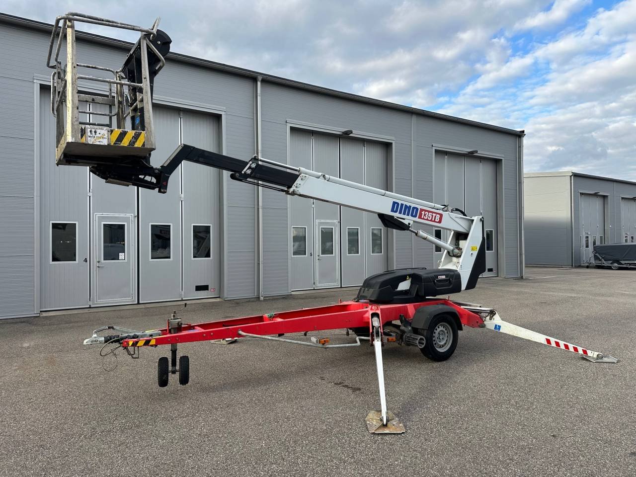 Skylift Dino 135TB Bomlift