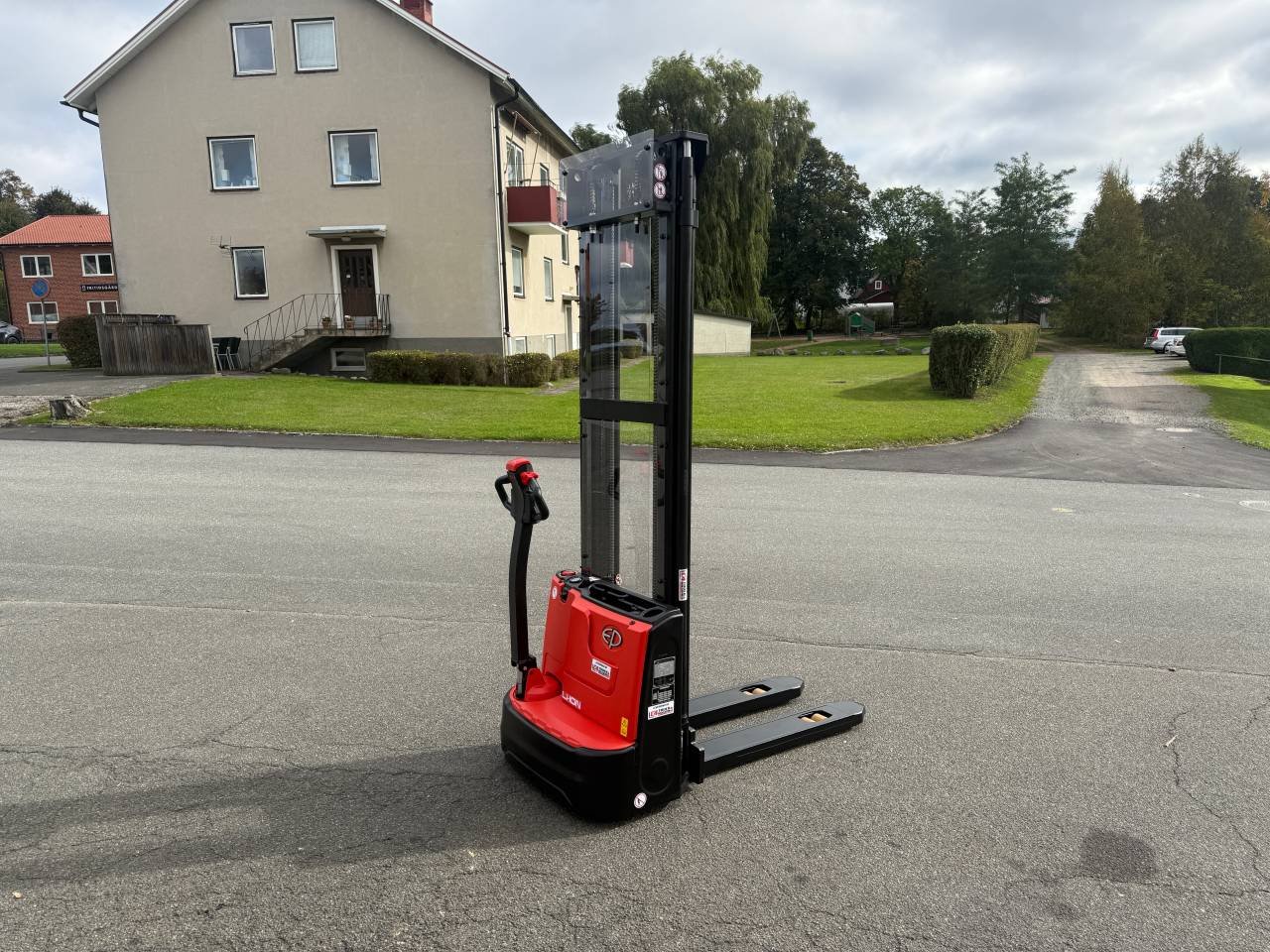 EP ESA121 Elektrisk staplare ...