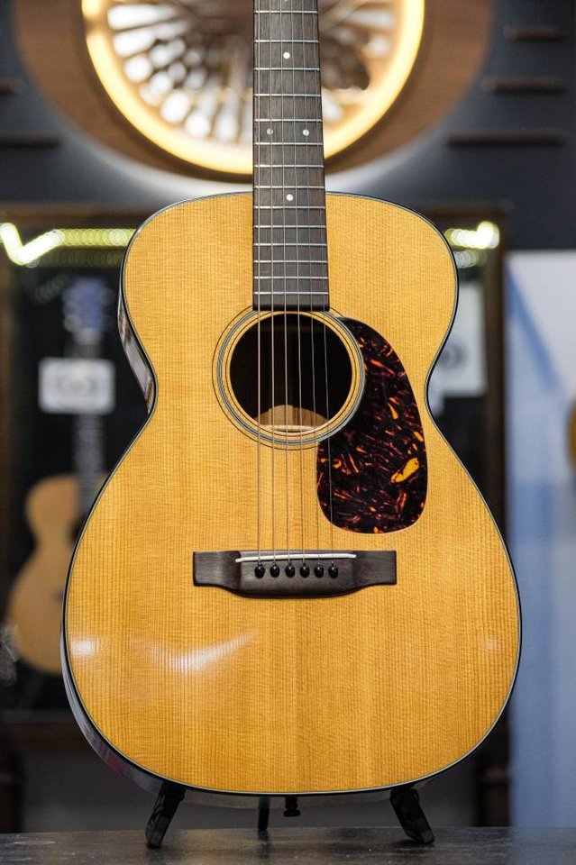 1962 Martin 0-18 natural