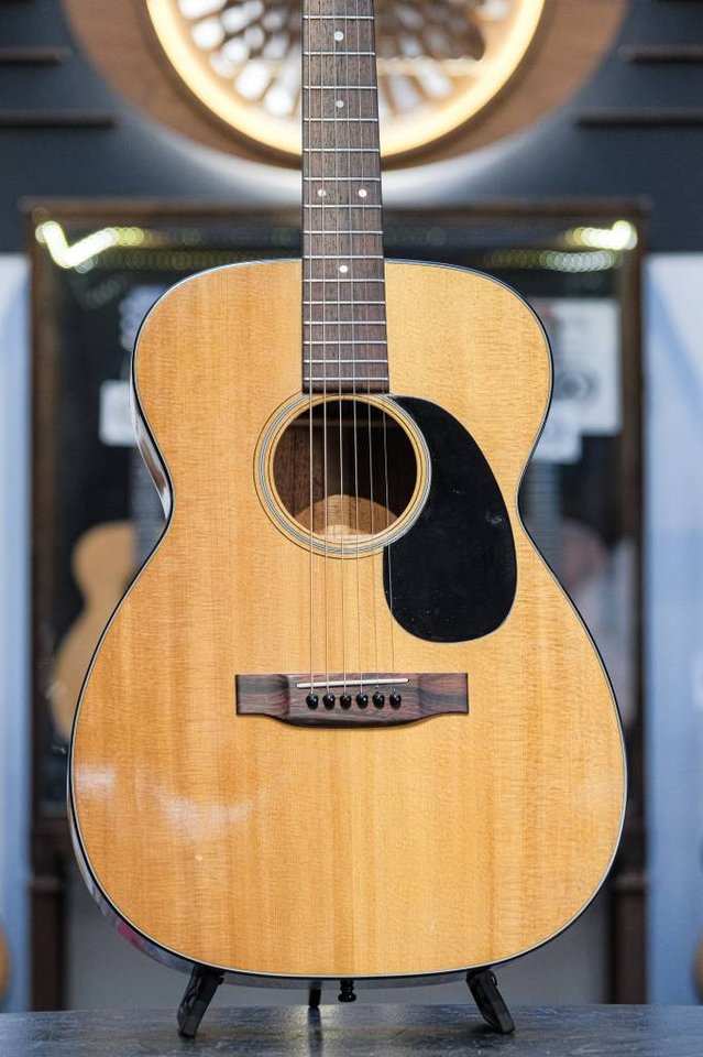 1971 Martin 00-18 natural