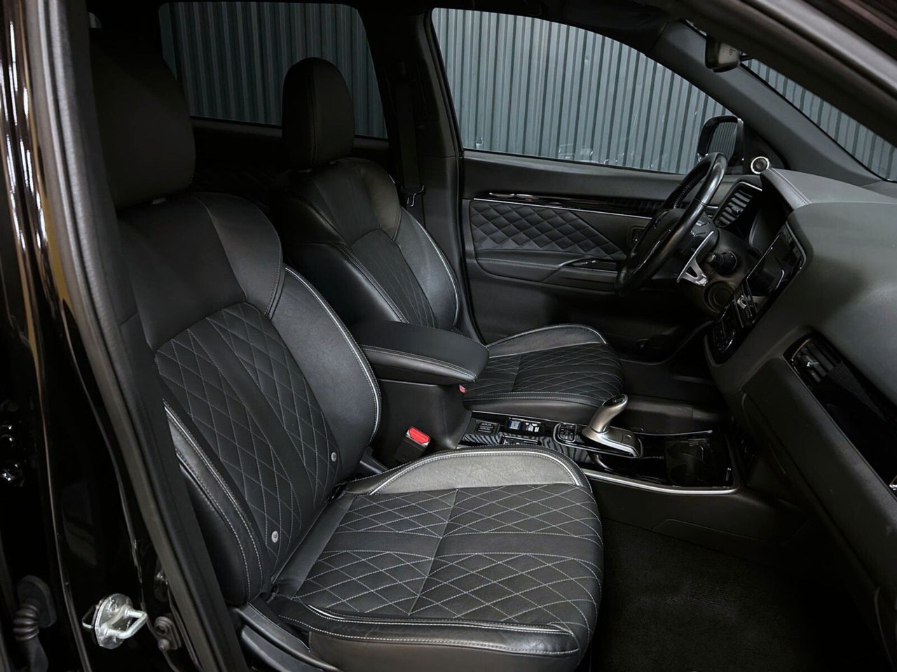 Mitsubishi Outlander PHEV CVT, 224hp, 2019