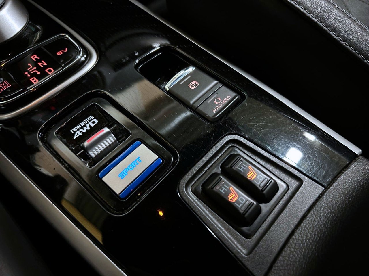 Mitsubishi Outlander PHEV CVT, 224hp, 2019