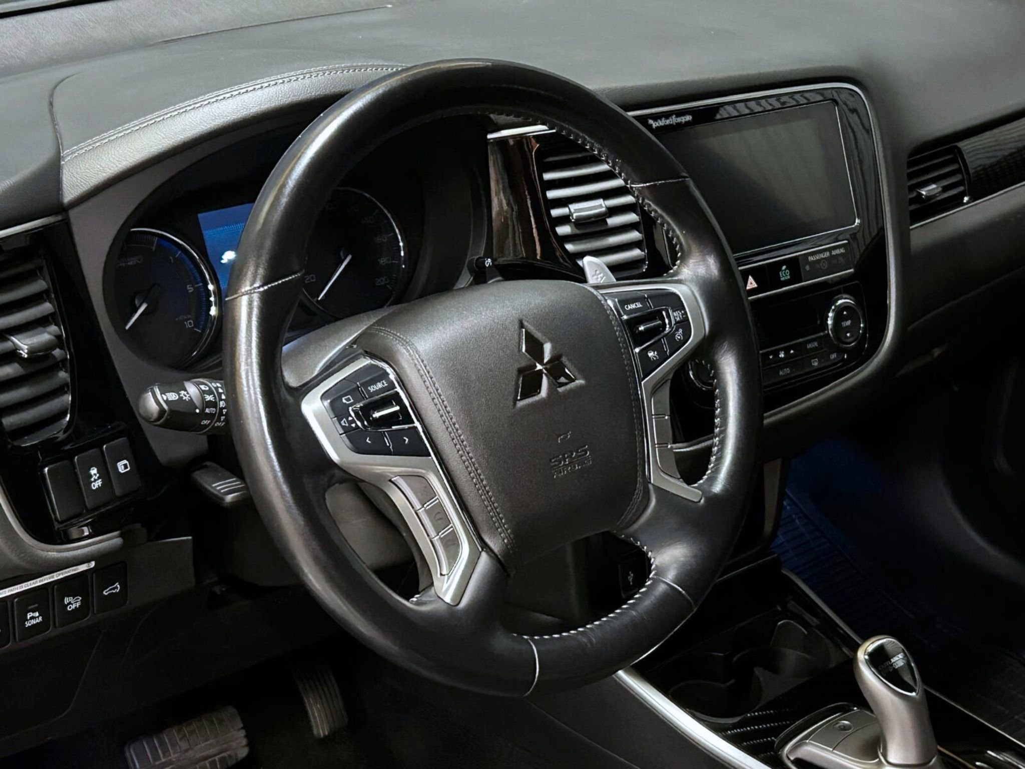 Mitsubishi Outlander PHEV CVT, 224hp, 2019