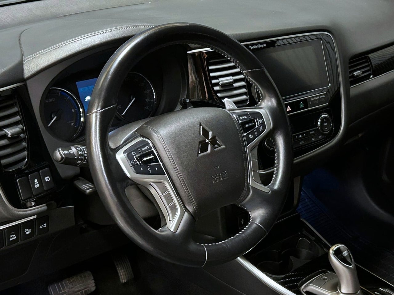 Mitsubishi Outlander PHEV CVT, 224hp, 2019