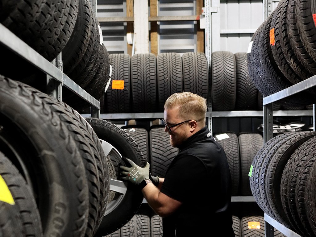 Kompletta vinterhjul till Vol...