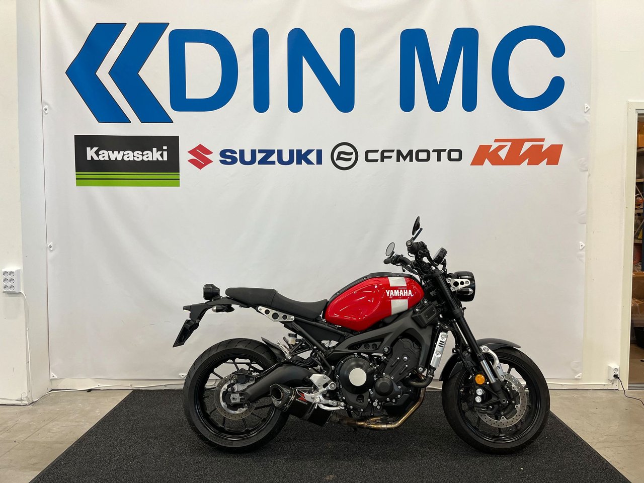 Yamaha XSR 900 "Helsystem, Si...