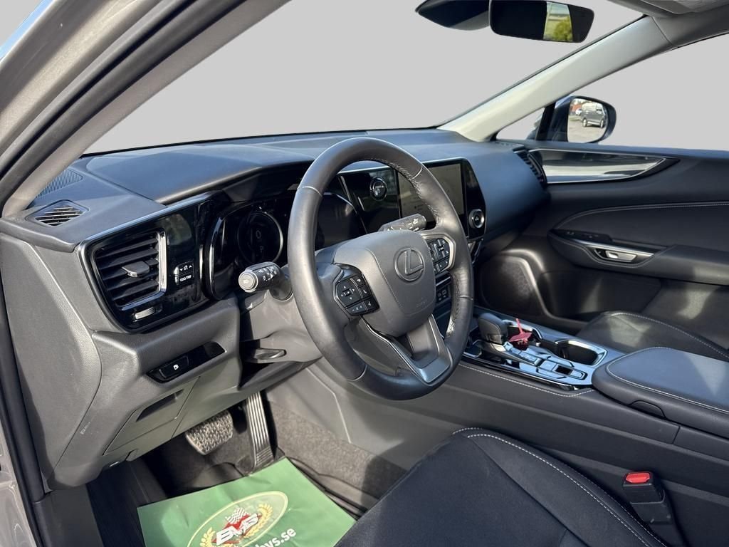 Lexus NX 350h E-CVT, 242hk, 2024