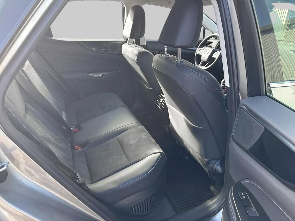 Lexus NX 350h E-CVT, 242hk, 2024