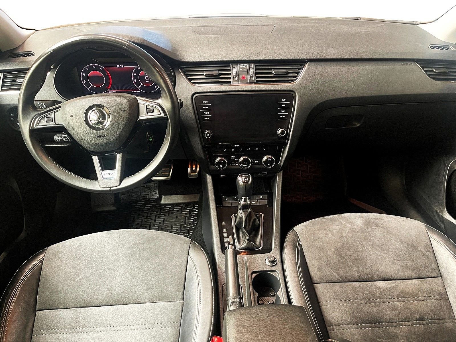 Škoda Octavia Scout 2.0 TDI SCR 4x4 DSG Sequential, 184hp, 2020