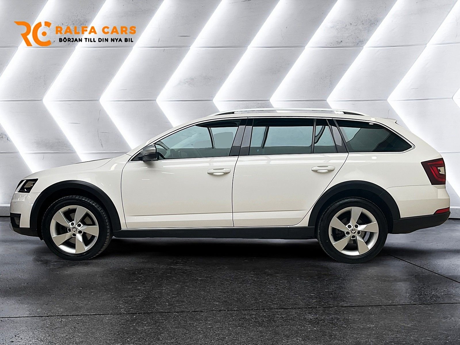 Škoda Octavia Scout 2.0 TDI SCR 4x4 DSG Sequential, 184hp, 2020