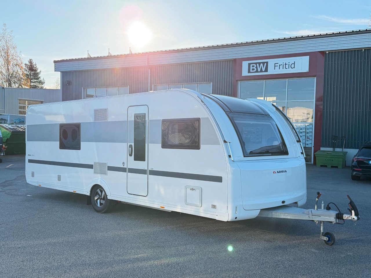 Adria Alpina 663 UK MOMSAD - ...
