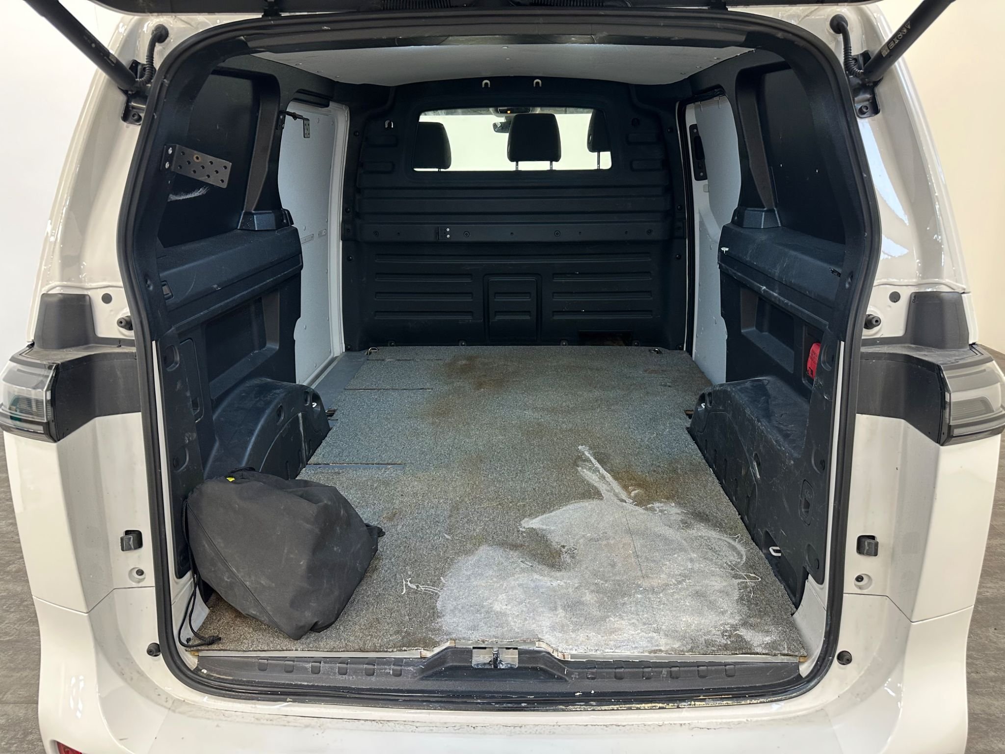 Volkswagen ID. Buzz Cargo 82 kWh, 204hk, 2023