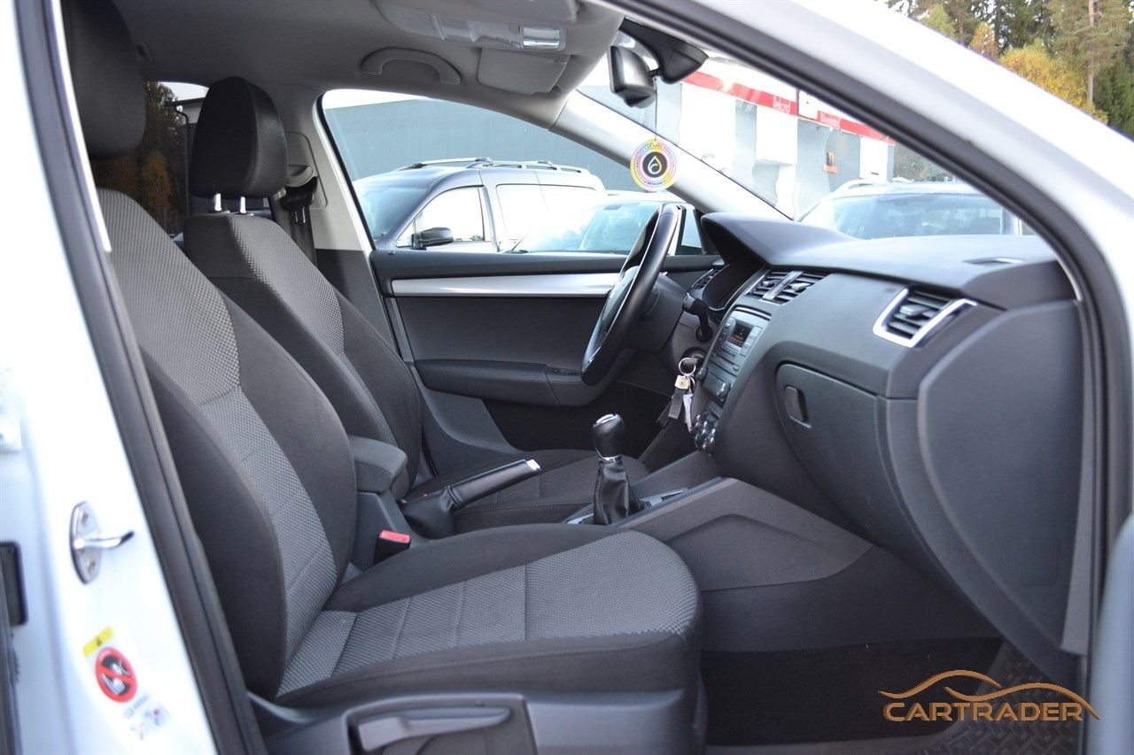 Škoda Octavia Kombi 1.6 TDI 4x4 Manuell, 105hk, 2014