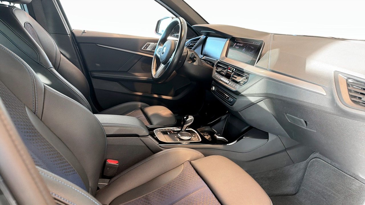 BMW 118i Steptronic, 136hk, 2023