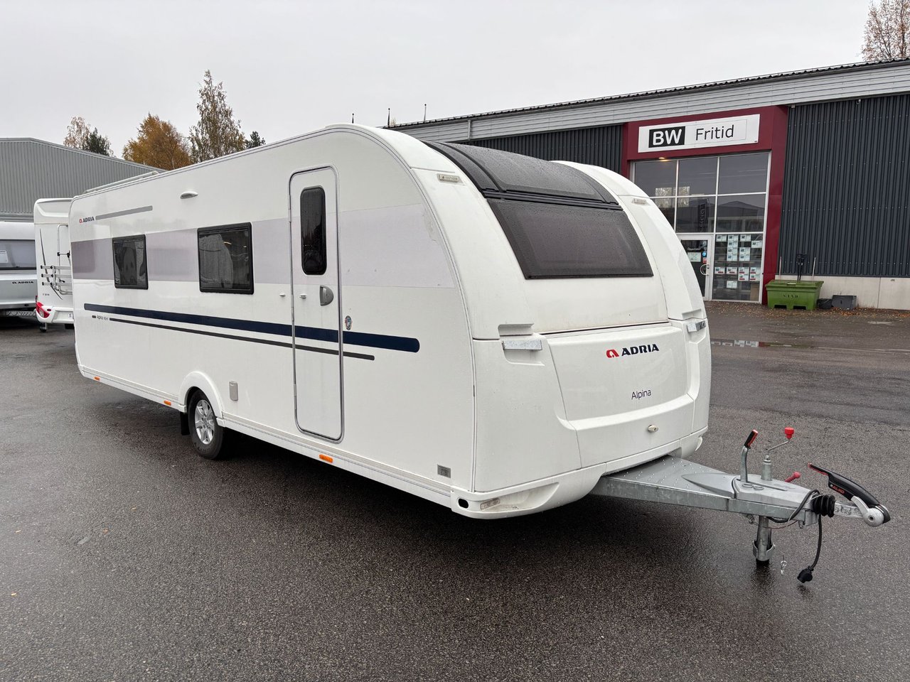 Adria Alpina 663 HT - Queenbe...
