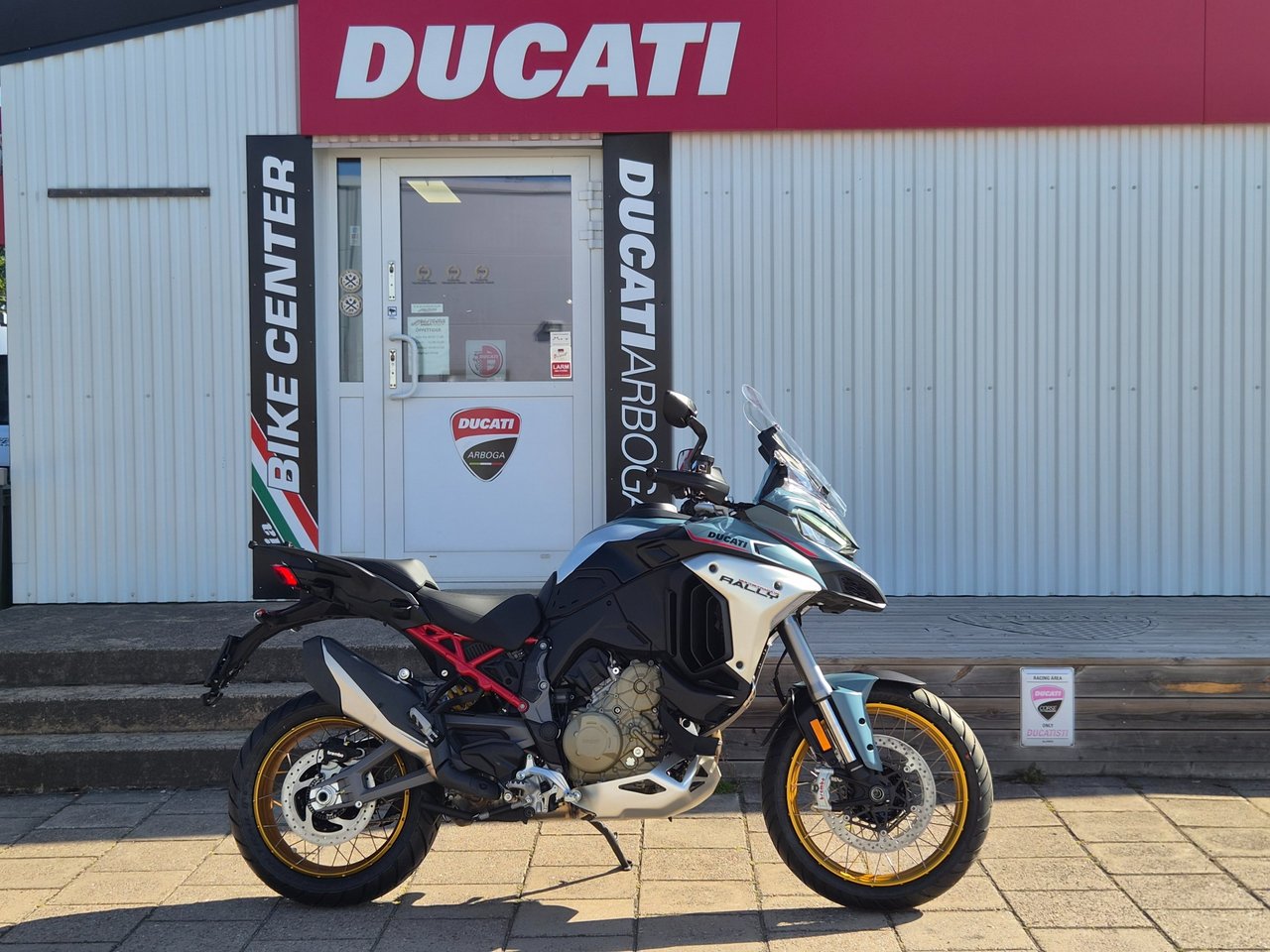 Ducati Multistrada V4 Rally *...