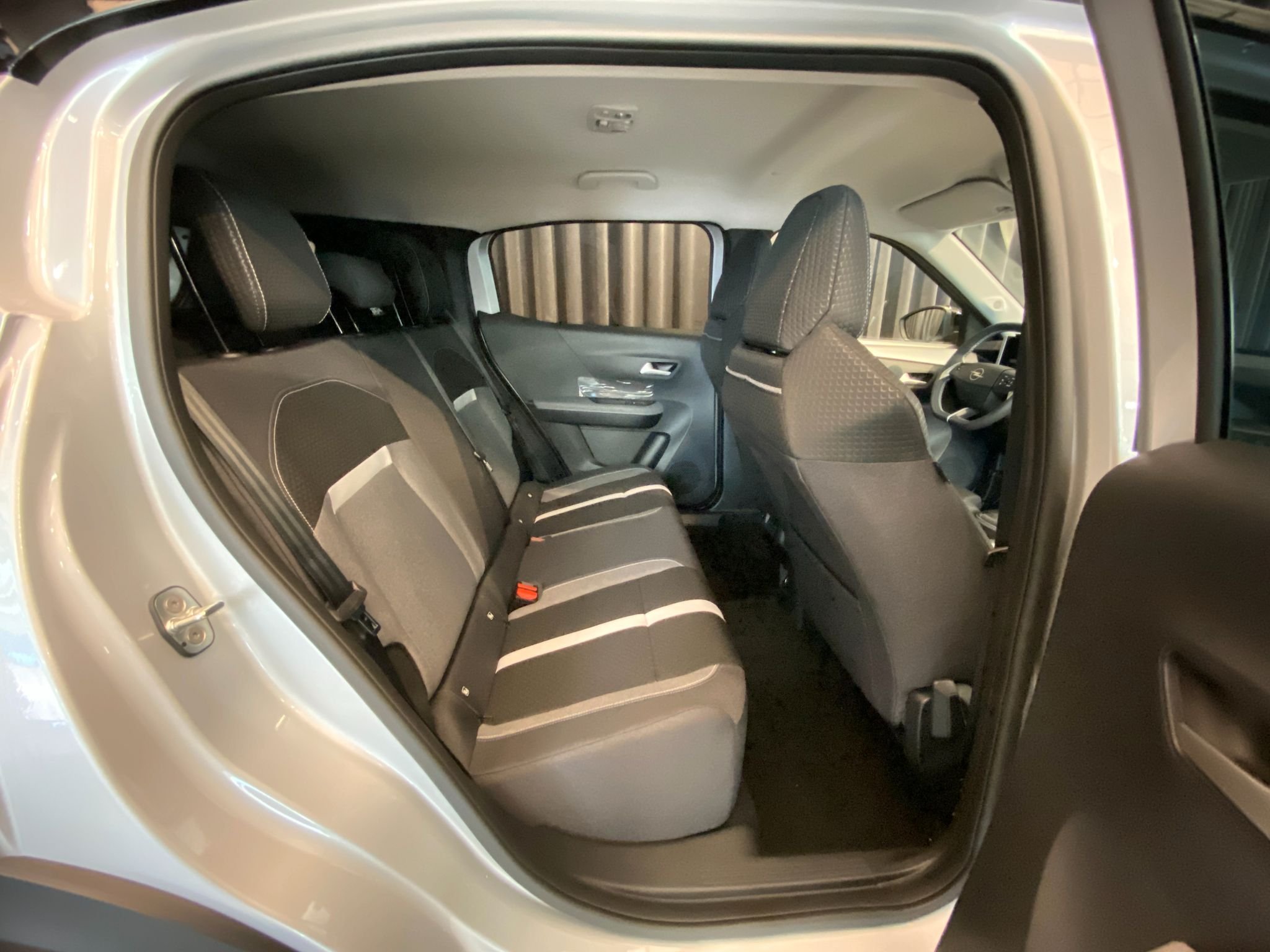 Opel Frontera Hybrid 136 eDCT, 136hk, 2025