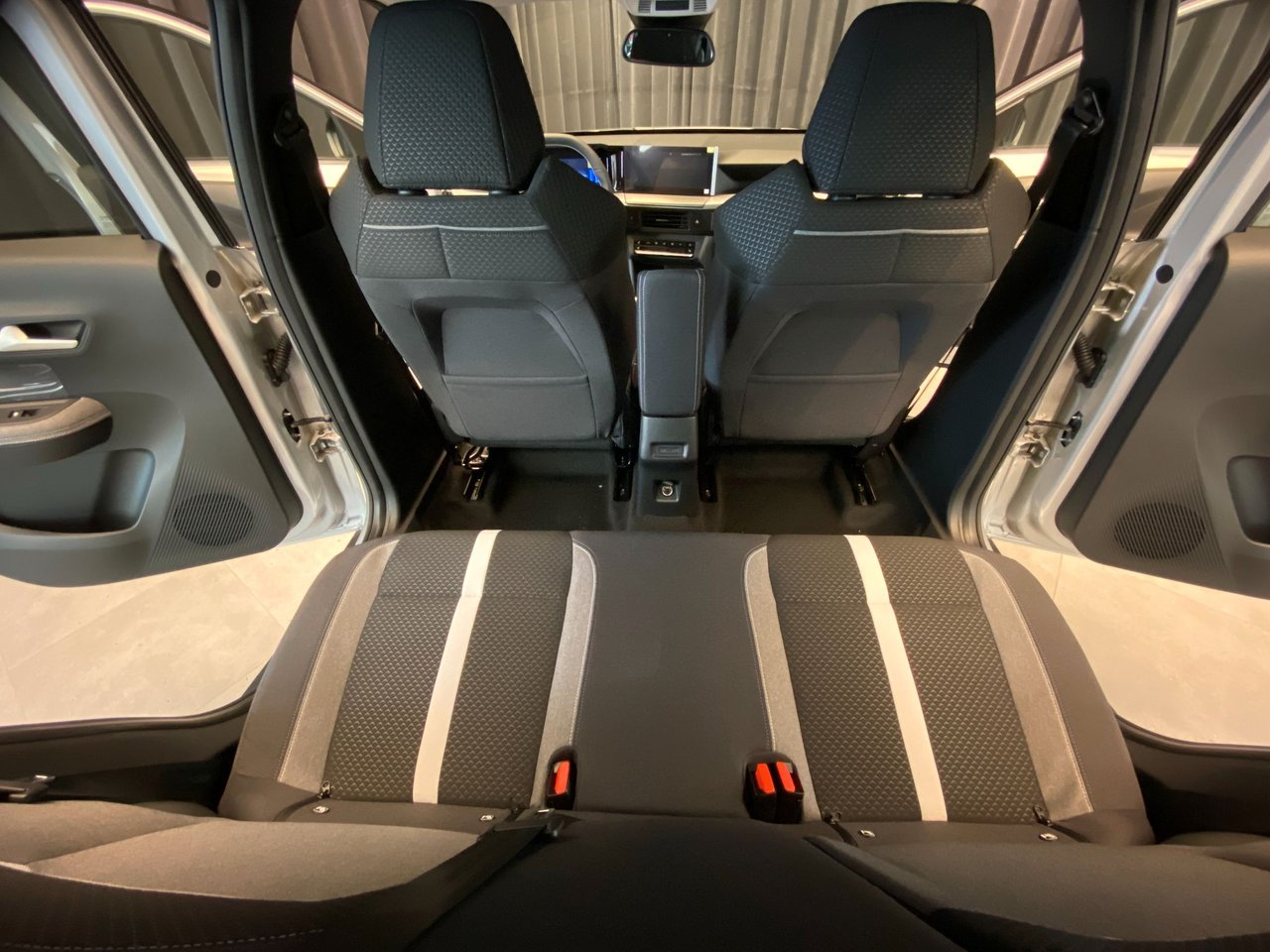 Opel Frontera Hybrid 136 eDCT, 136hk, 2025