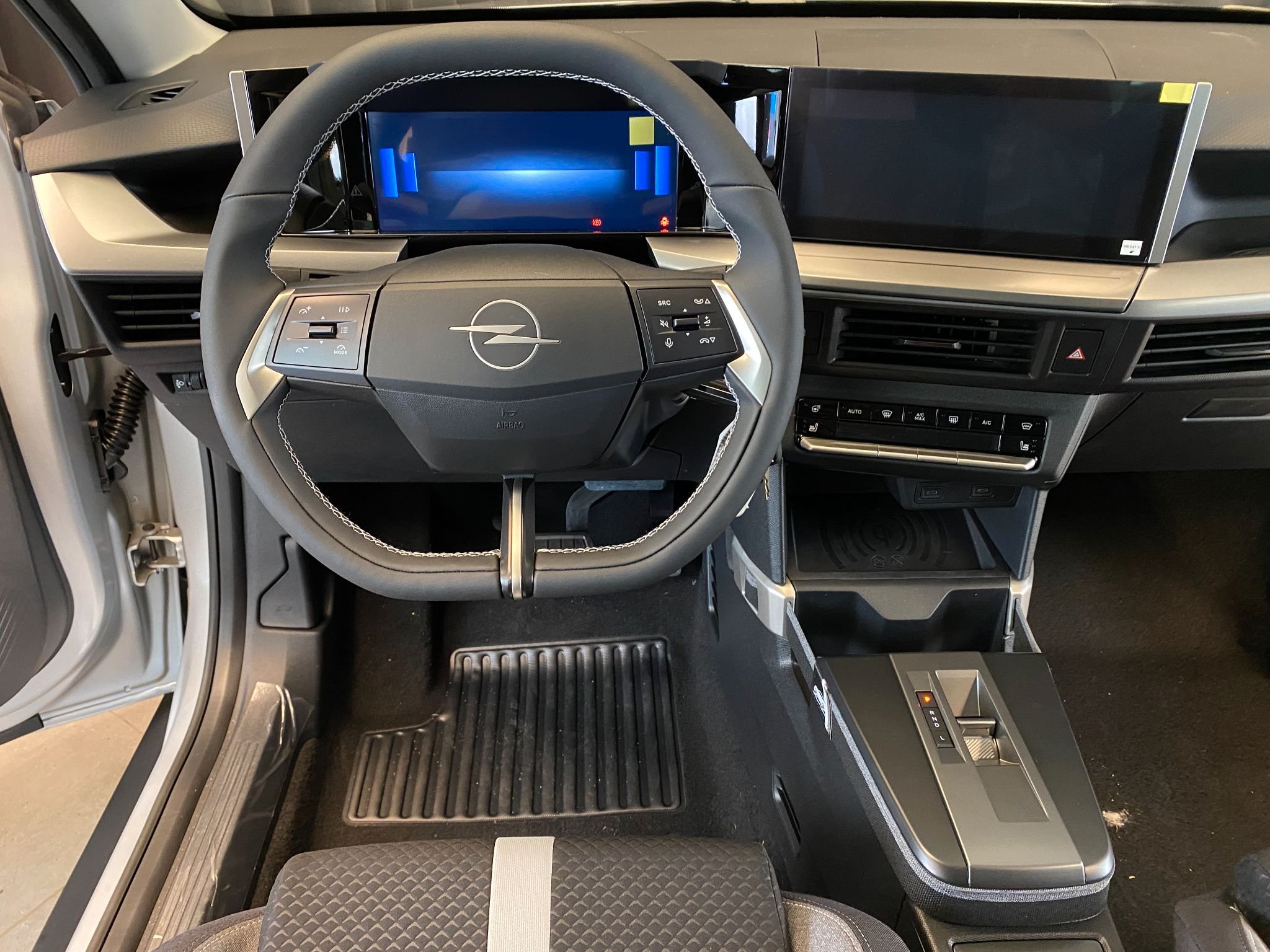 Opel Frontera Hybrid 136 eDCT, 136hk, 2025